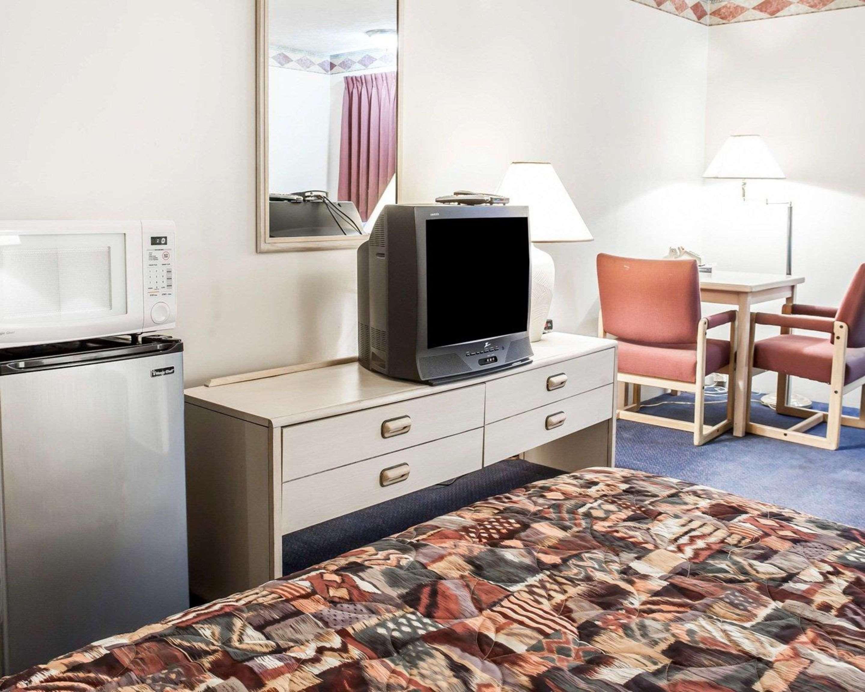 Rodeway Inn & Suites Spokane Extérieur photo